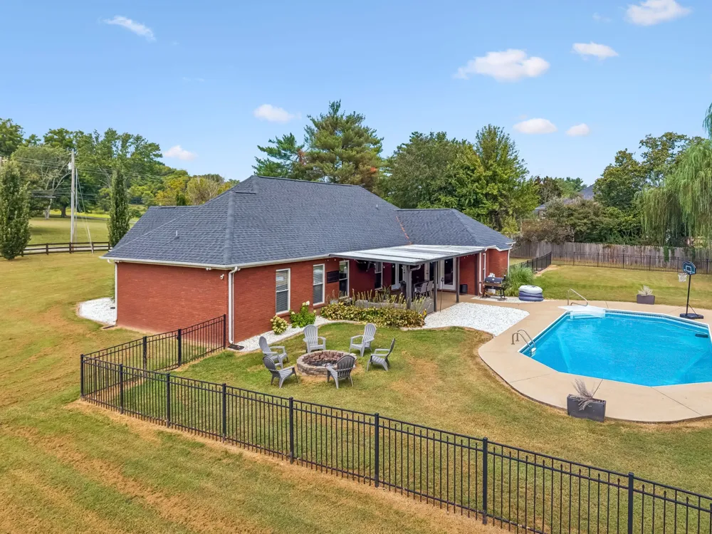 2875 Pulaski Hwy Columbia, TN 38401