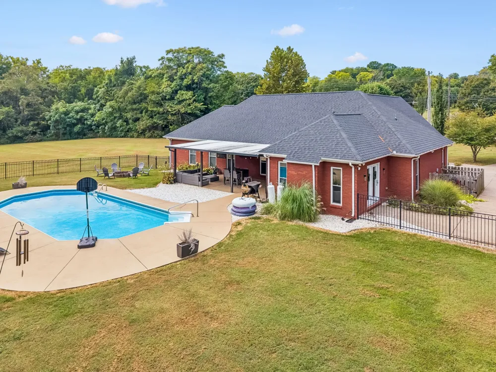 2875 Pulaski Hwy Columbia, TN 38401