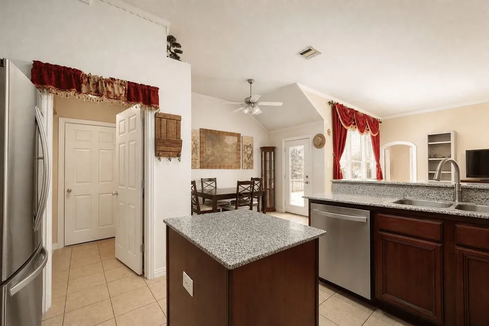 5818 Macgregor Drive Garland, TX 75043