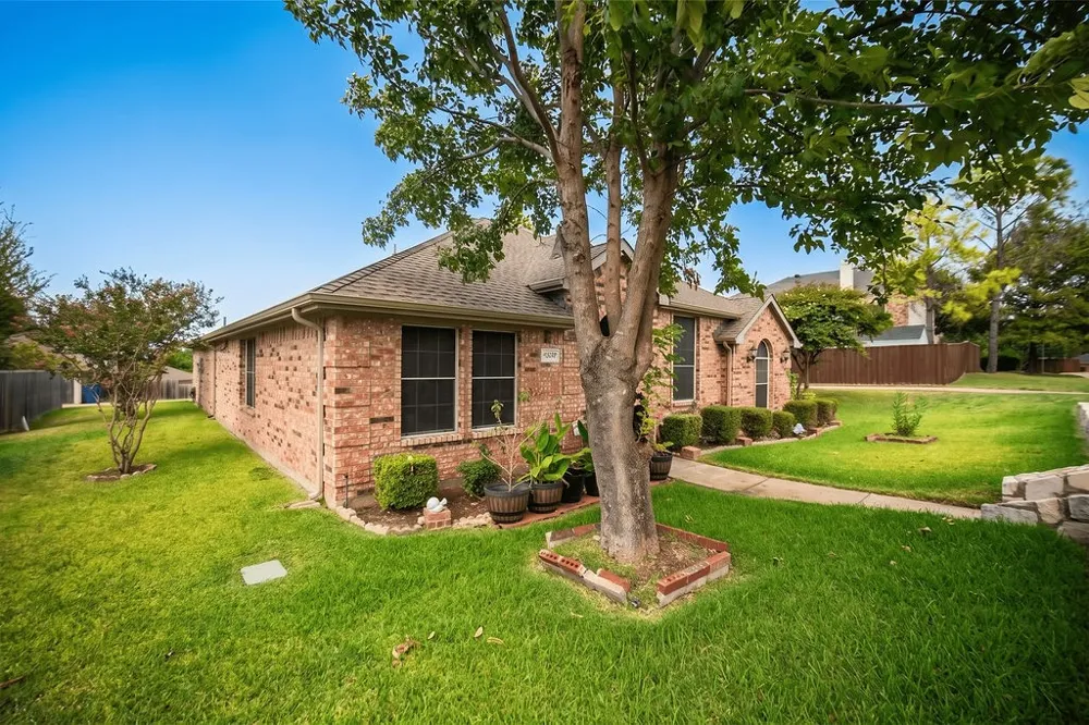 5818 Macgregor Drive Garland, TX 75043