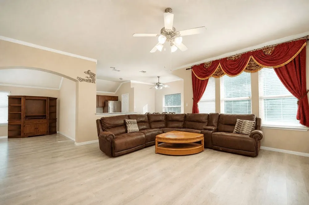 5818 Macgregor Drive Garland, TX 75043
