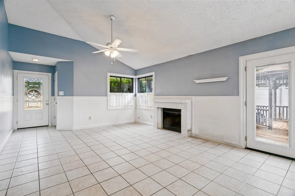 657 Prairie Dell Street Lewisville, TX 75067