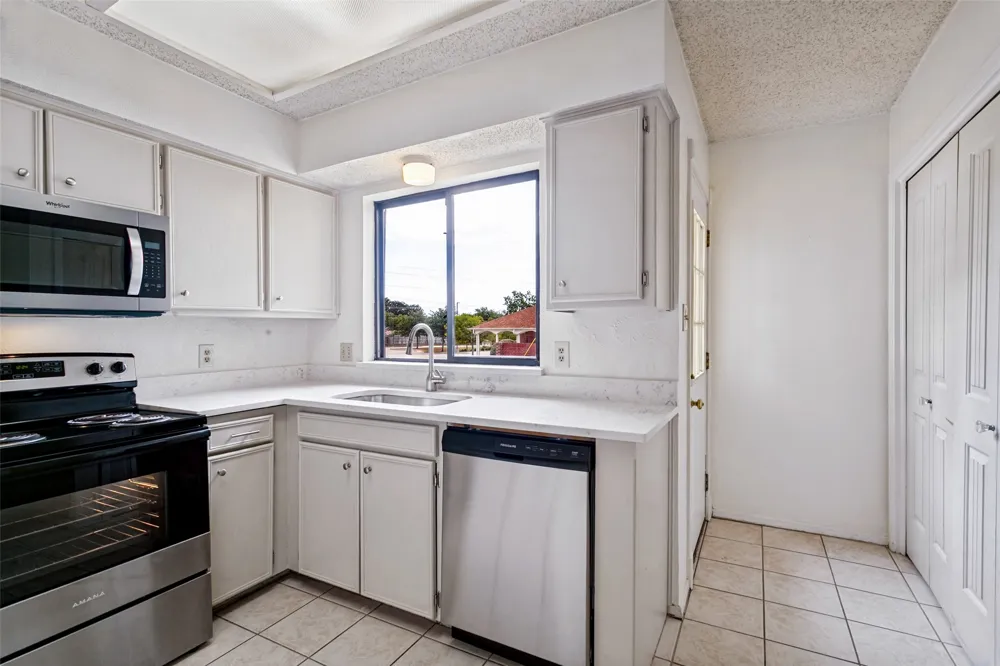 657 Prairie Dell Street Lewisville, TX 75067