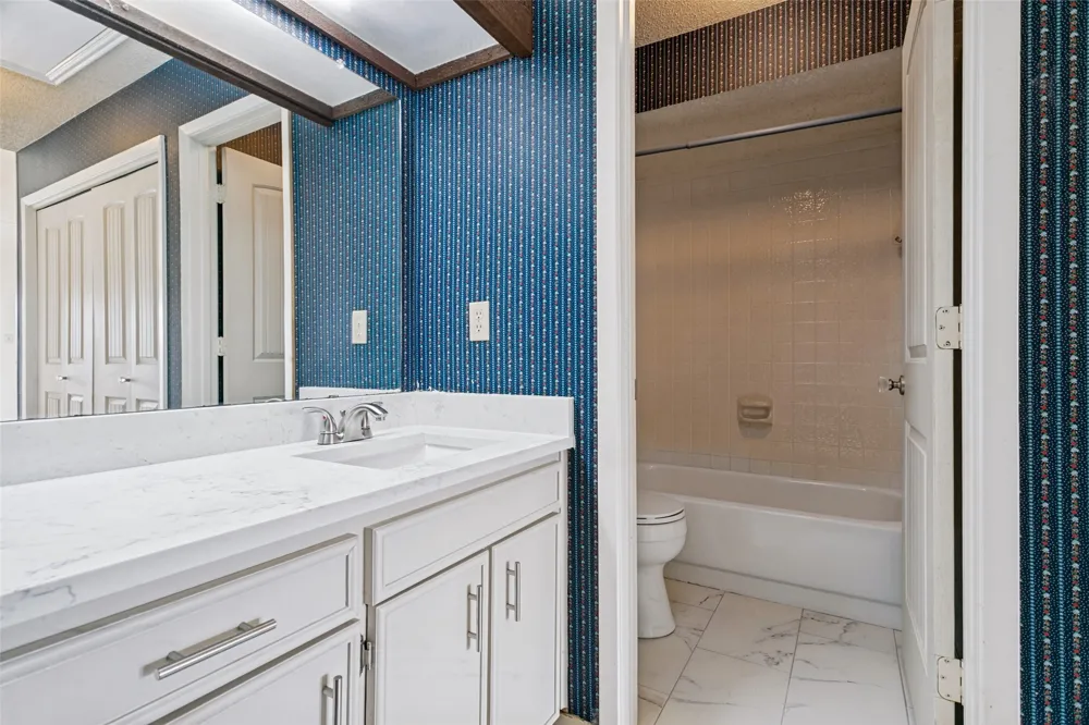 657 Prairie Dell Street Lewisville, TX 75067