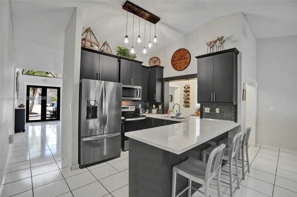 8971 NW 150th Ter Miami Lakes, FL 33018