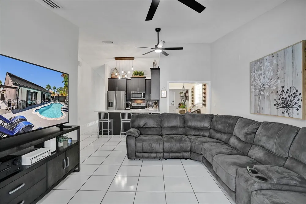 8971 NW 150th Ter Miami Lakes, FL 33018