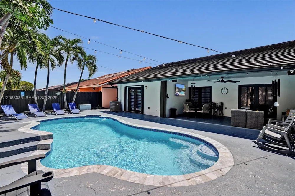8971 NW 150th Ter Miami Lakes, FL 33018