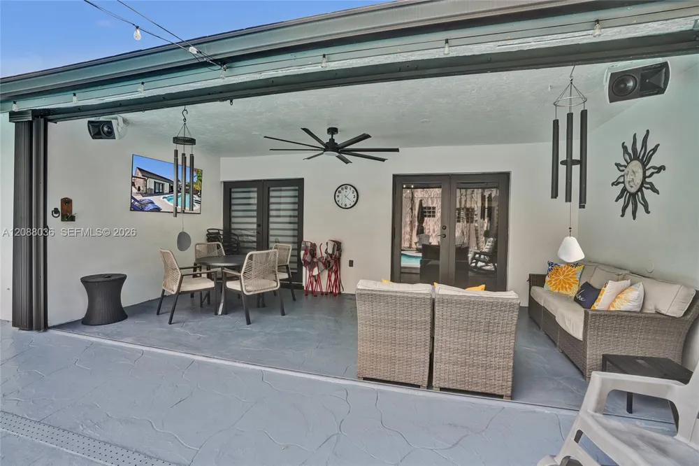 8971 NW 150th Ter Miami Lakes, FL 33018