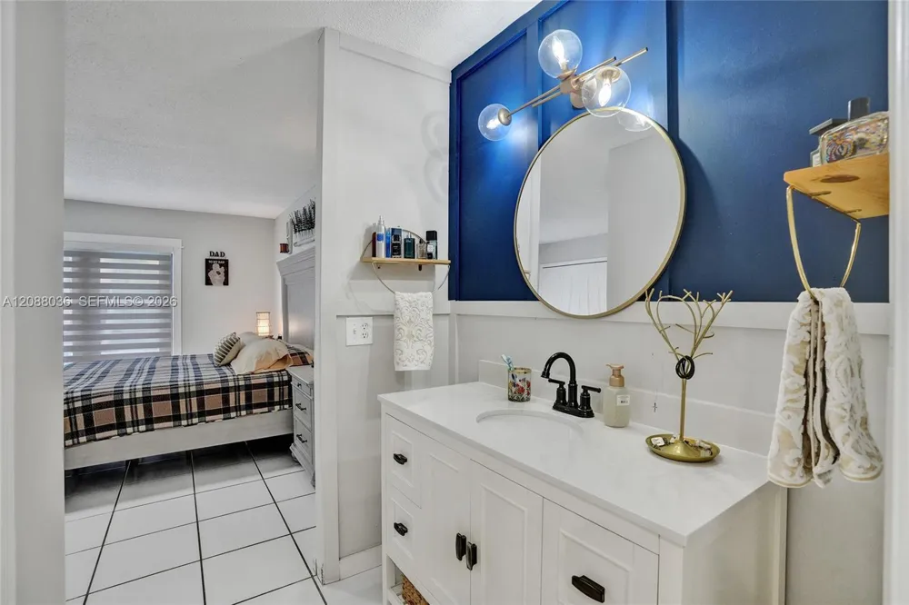 8971 NW 150th Ter Miami Lakes, FL 33018