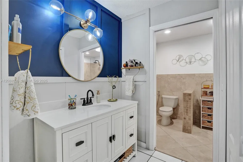 8971 NW 150th Ter Miami Lakes, FL 33018