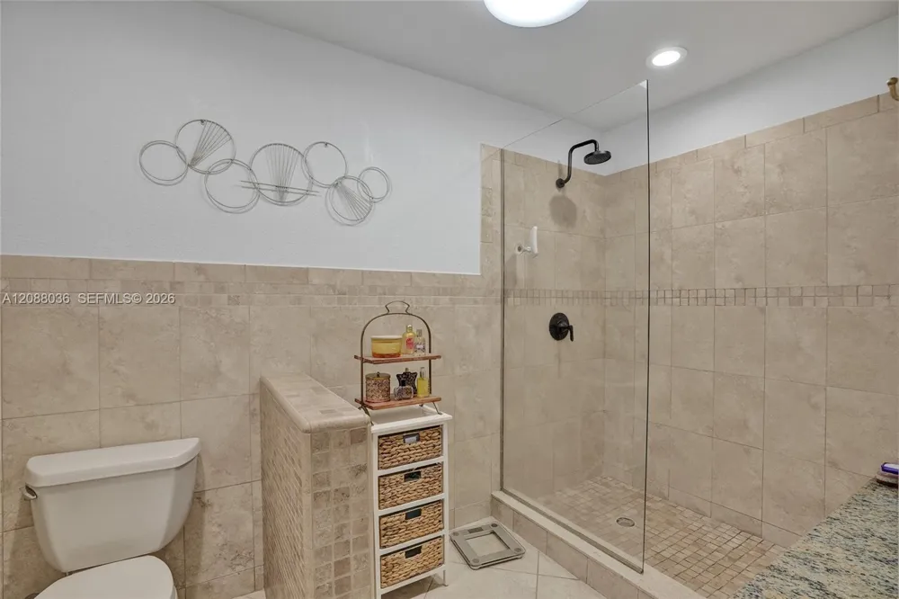 8971 NW 150th Ter Miami Lakes, FL 33018