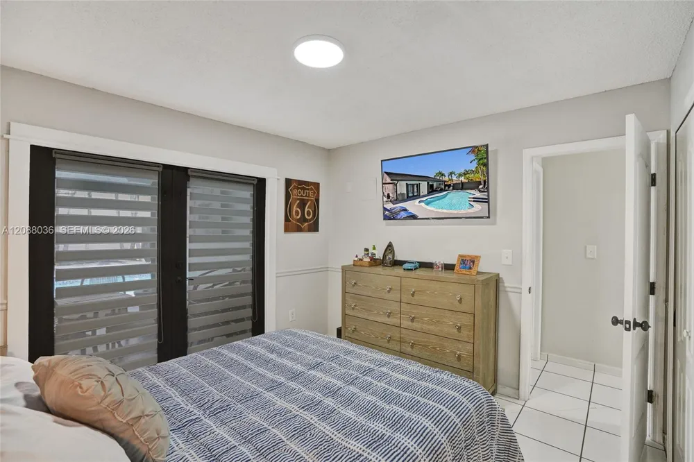 8971 NW 150th Ter Miami Lakes, FL 33018