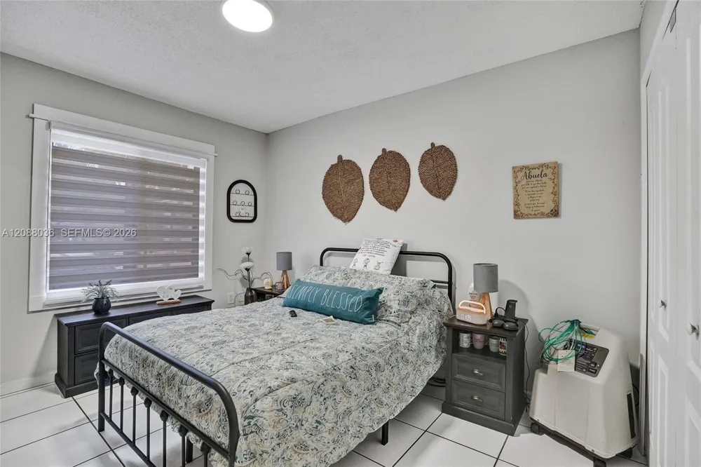8971 NW 150th Ter Miami Lakes, FL 33018