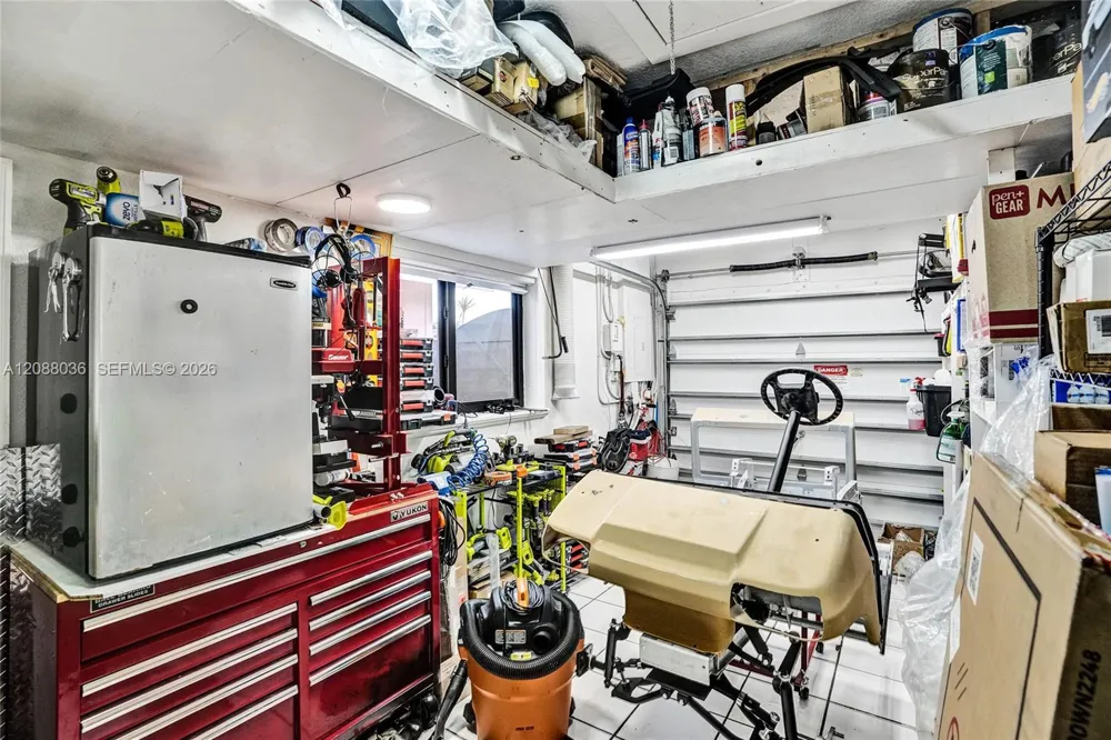 8971 NW 150th Ter Miami Lakes, FL 33018