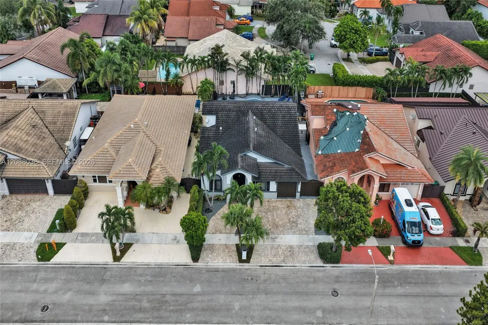 8971 NW 150th Ter Miami Lakes, FL 33018