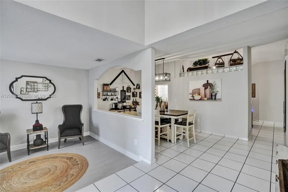 8971 NW 150th Ter Miami Lakes, FL 33018