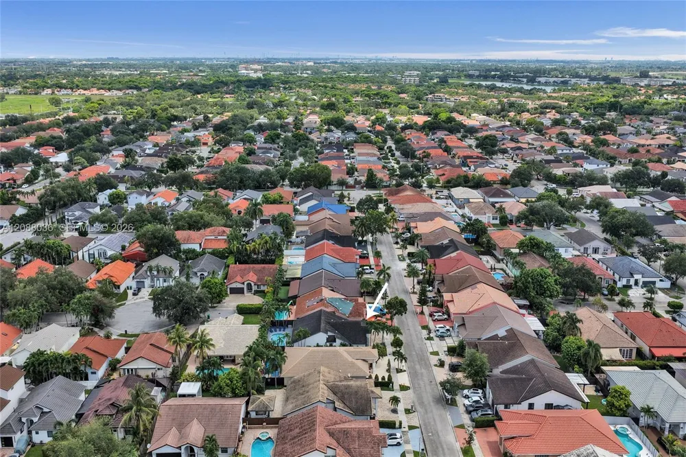 8971 NW 150th Ter Miami Lakes, FL 33018