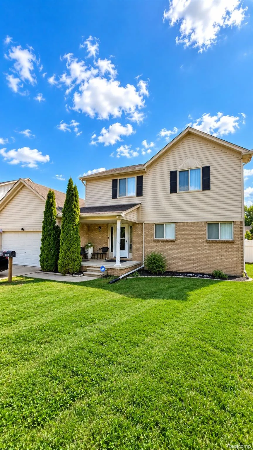 15818 E 14 Mile Road Fraser City, MI 48026