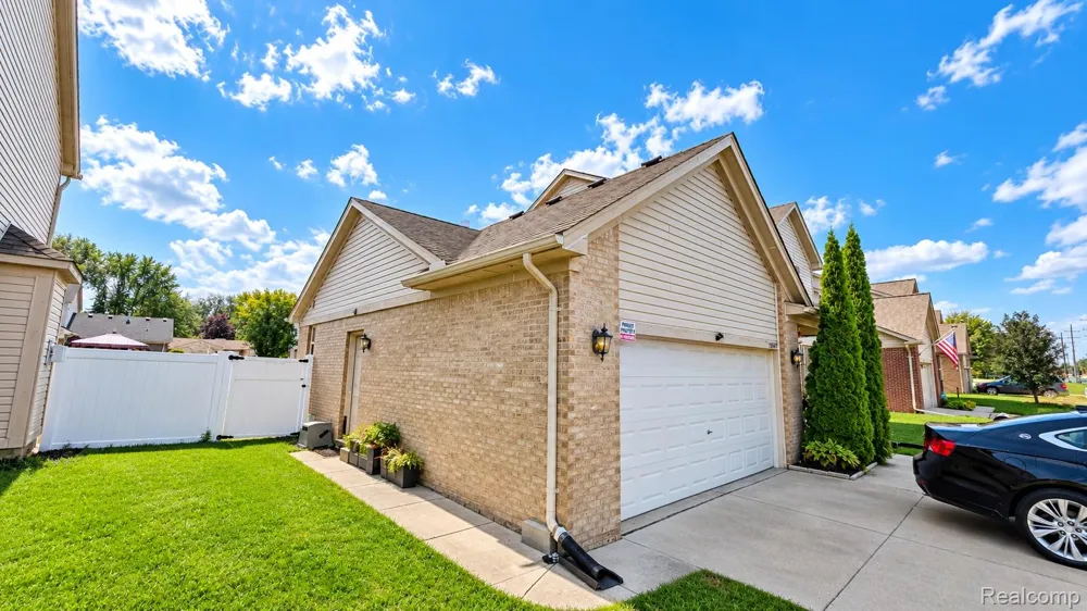 15818 E 14 Mile Road Fraser City, MI 48026