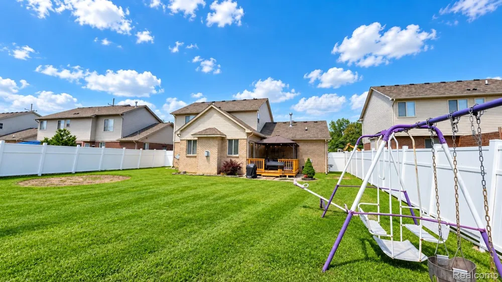 15818 E 14 Mile Road Fraser City, MI 48026