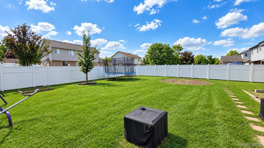 15818 E 14 Mile Road Fraser City, MI 48026