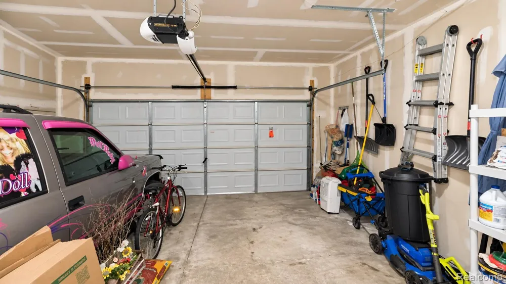 15818 E 14 Mile Road Fraser City, MI 48026