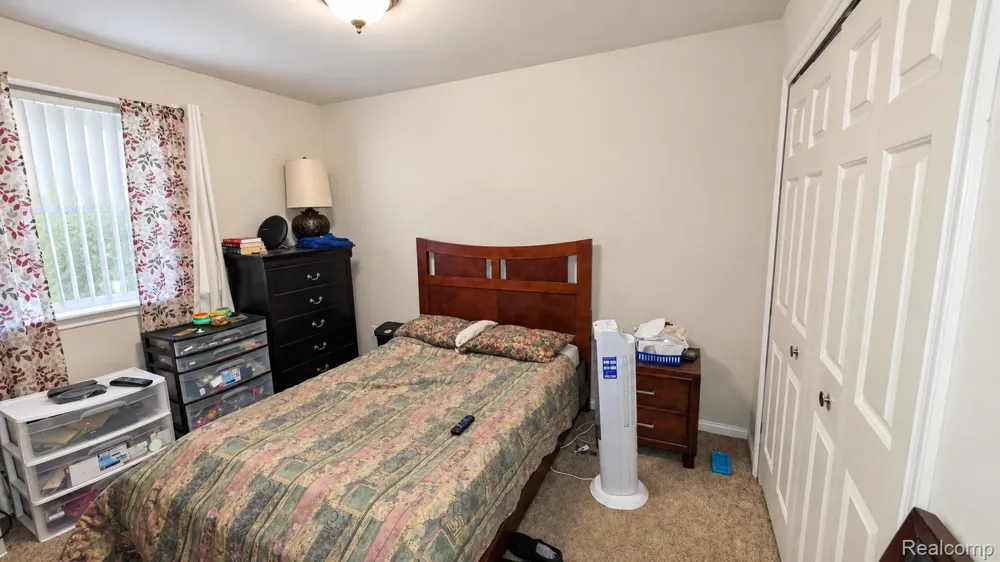 15818 E 14 Mile Road Fraser City, MI 48026