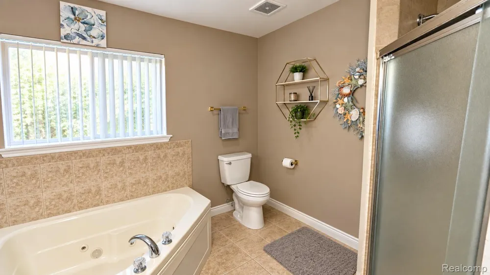 15818 E 14 Mile Road Fraser City, MI 48026