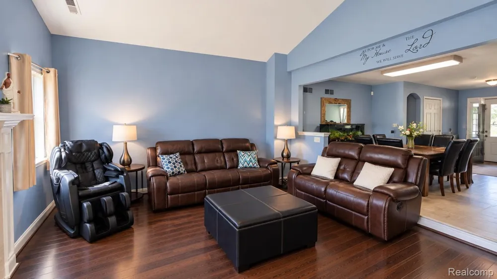 15818 E 14 Mile Road Fraser City, MI 48026