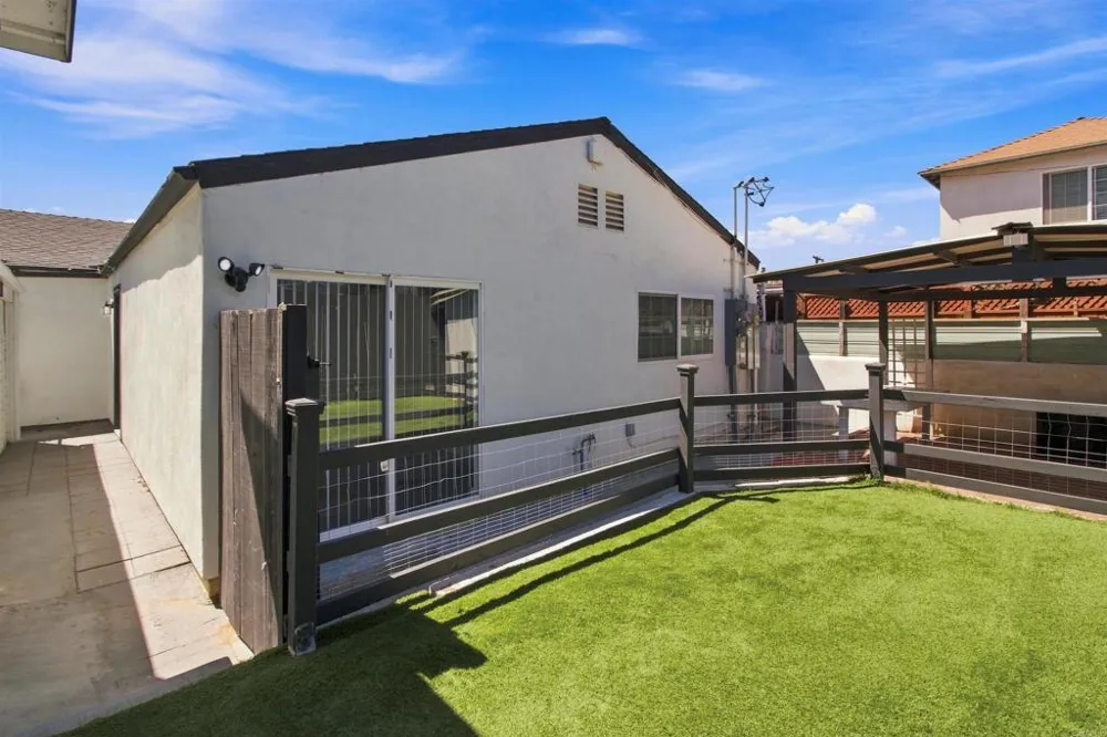 2027 E AVENUE #Unit B National City, CA 91950