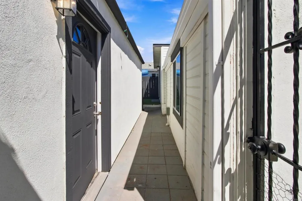 2027 E AVENUE #Unit B National City, CA 91950