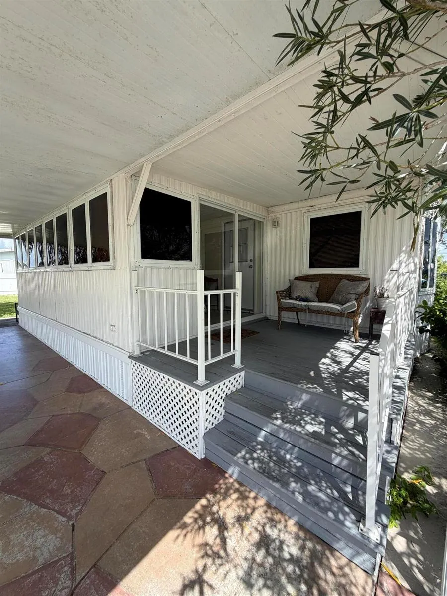 1601 U.S. 441 #134 Okeechobee, FL 34974