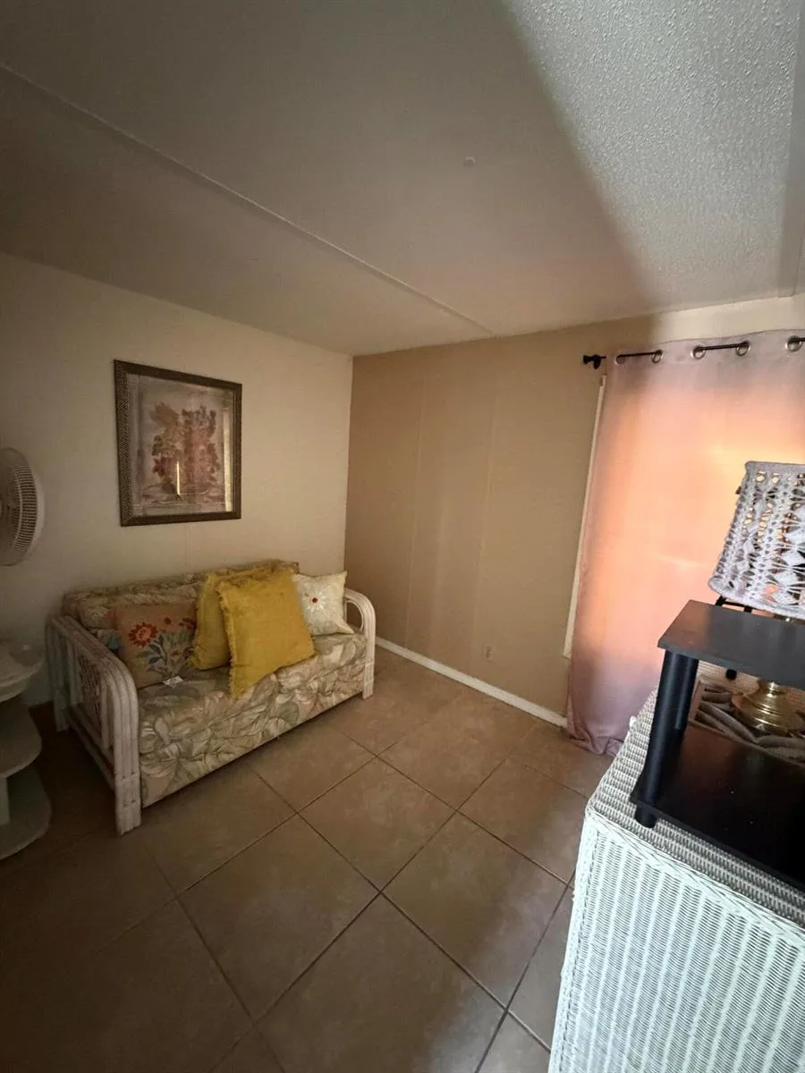 1601 U.S. 441 #134 Okeechobee, FL 34974