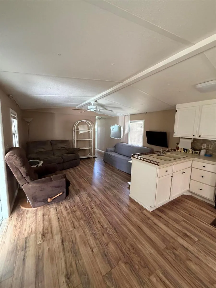 1601 U.S. 441 #134 Okeechobee, FL 34974