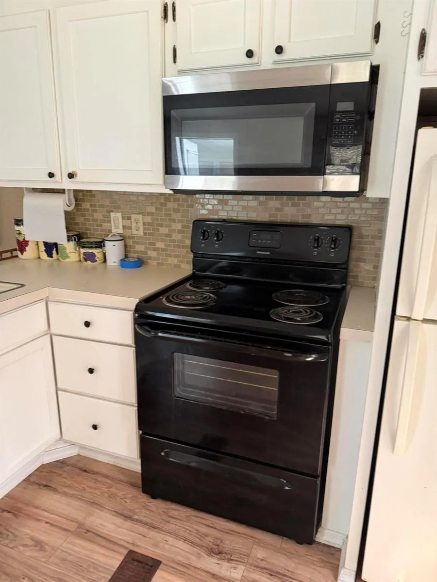 1601 U.S. 441 #134 Okeechobee, FL 34974