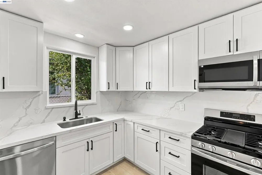 9308 F St Oakland, CA 94603