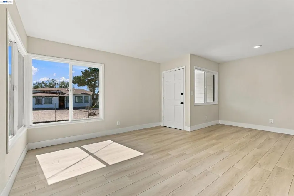 9308 F St Oakland, CA 94603