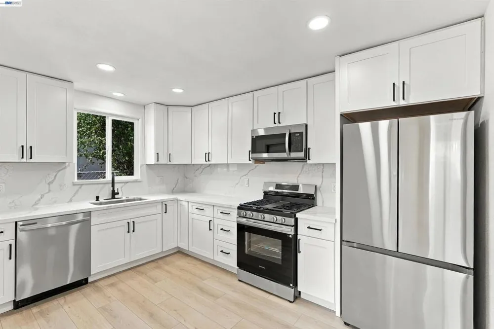 9308 F St Oakland, CA 94603