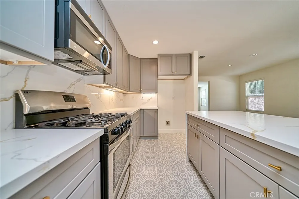 1741 E D Ontario, CA 91764