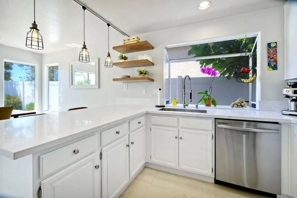 1651 Calle Las Casas Oceanside, CA 92056