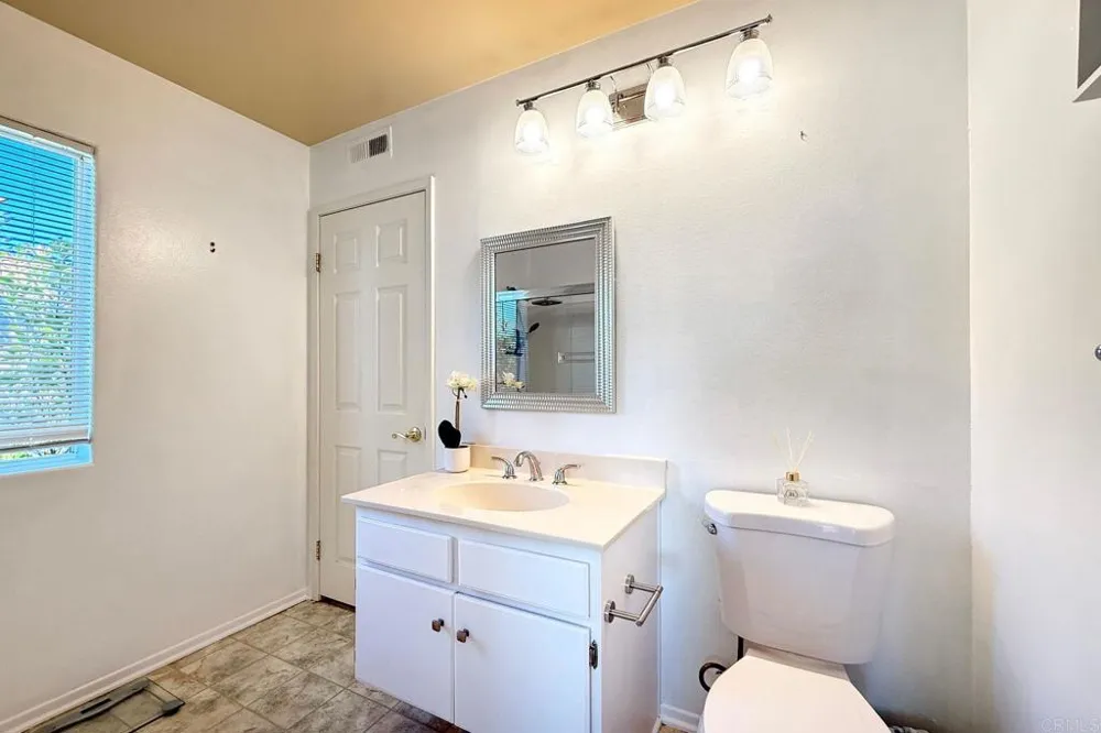 1651 Calle Las Casas Oceanside, CA 92056