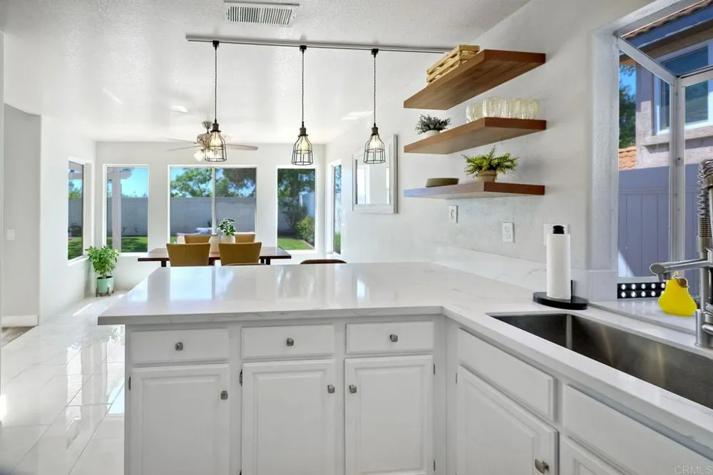 1651 Calle Las Casas Oceanside, CA 92056