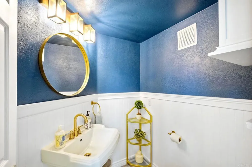 1651 Calle Las Casas Oceanside, CA 92056