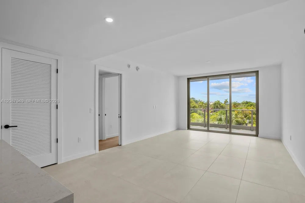 2200 Brickell Ave #319 Miami, FL 33129