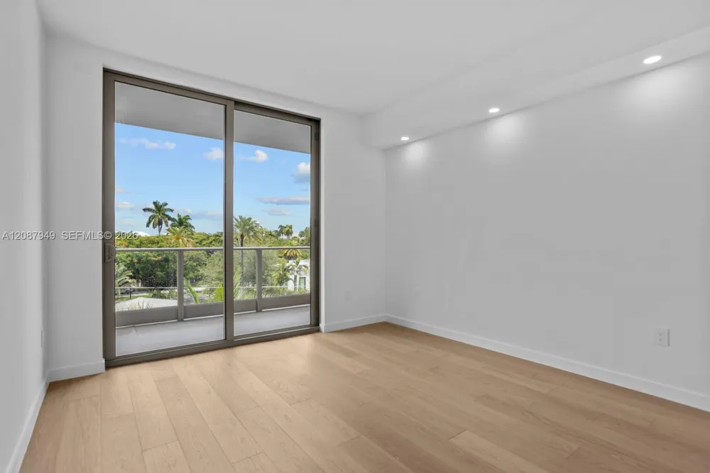 2200 Brickell Ave #319 Miami, FL 33129