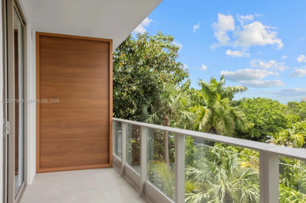 2200 Brickell Ave #319 Miami, FL 33129