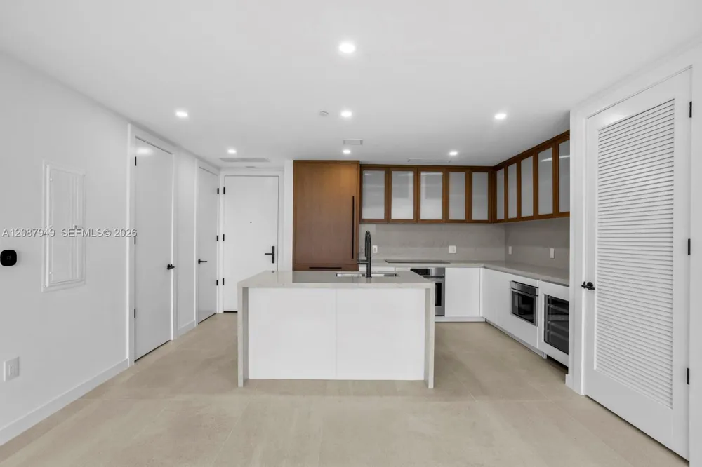 2200 Brickell Ave #319 Miami, FL 33129