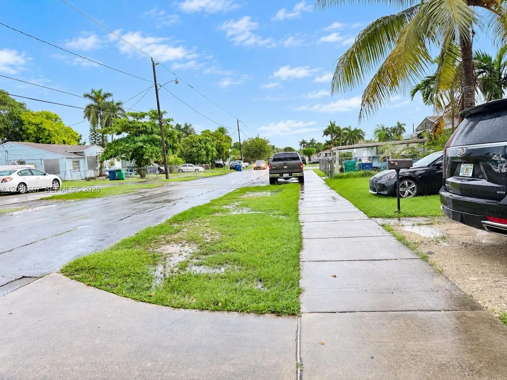 9260 Little River Blvd #B Miami, FL 33147