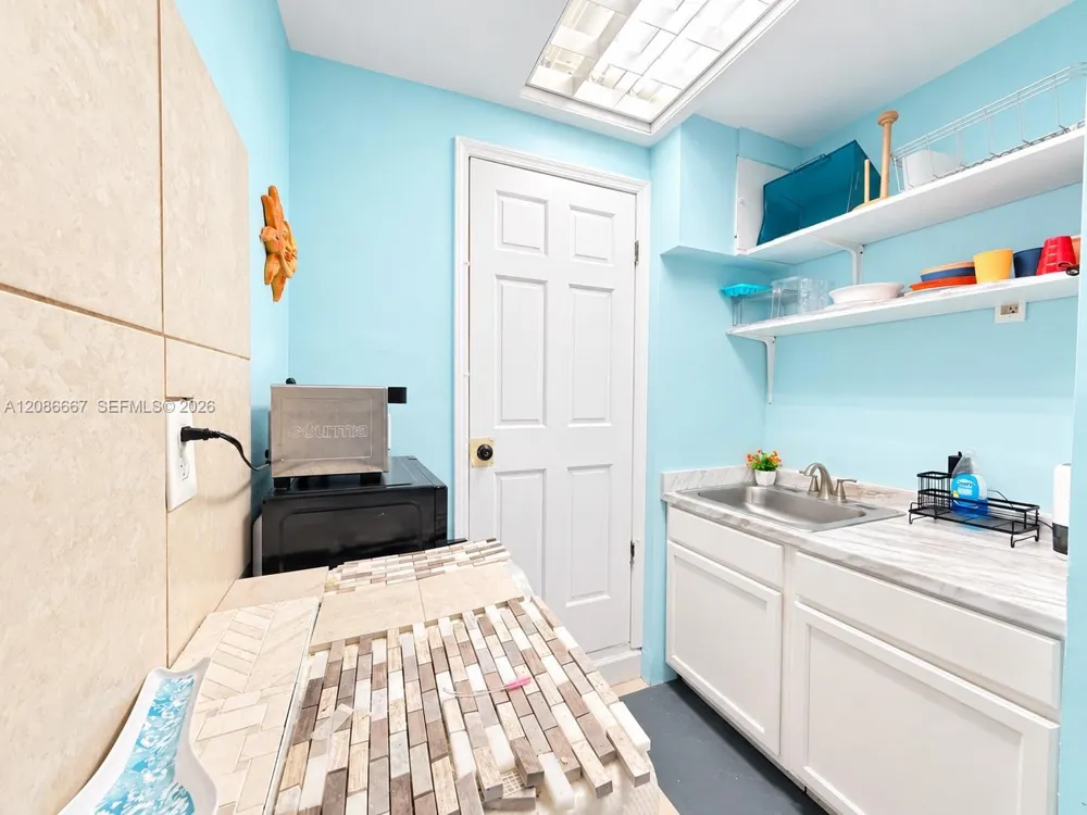 9260 Little River Blvd #B Miami, FL 33147