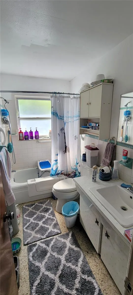 546 35TH AVENUE St Petersburg, FL 33704
